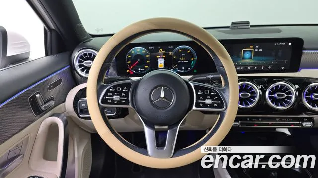 Mercedes-Benz A-Class 2021 — фото 13