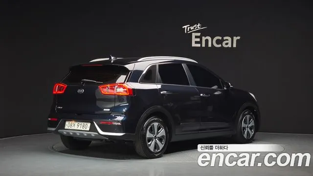 Kia Niro 2017 — фото 2