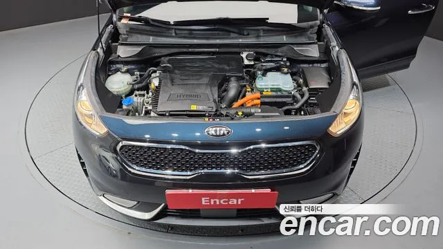 Kia Niro 2017 — фото 6