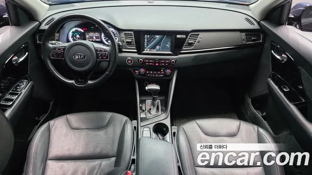 Kia Niro 2017 — фото 10