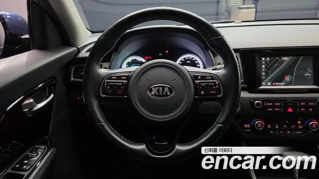 Kia Niro 2017 — фото 19