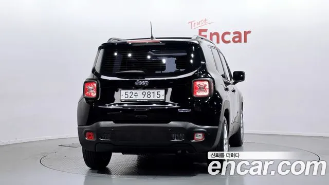 Jeep Renegade 2018 — фото 4