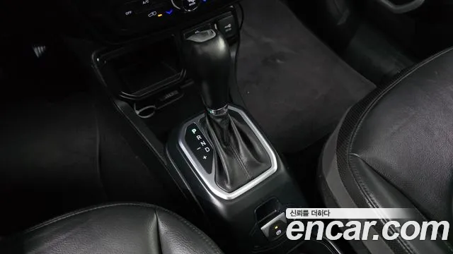 Jeep Renegade 2018 — фото 12