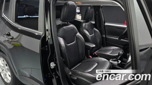 Jeep Renegade 2018 — фото 17