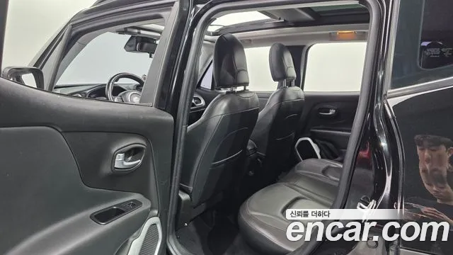 Jeep Renegade 2018 — фото 16