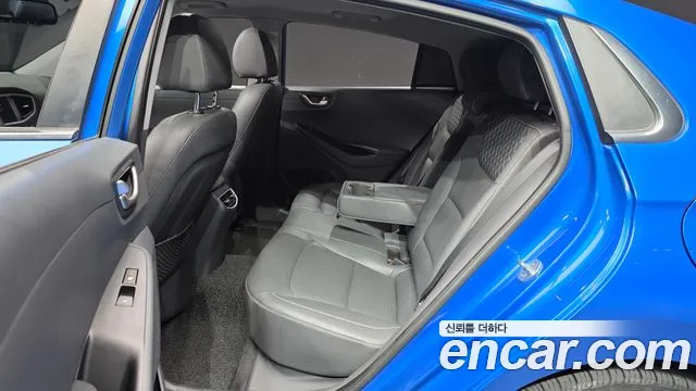 Hyundai Ioniq 2017 — фото 12