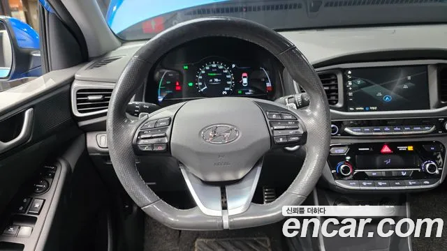 Hyundai Ioniq 2017 — фото 13