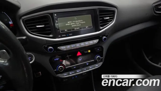 Hyundai Ioniq 2017 — фото 14