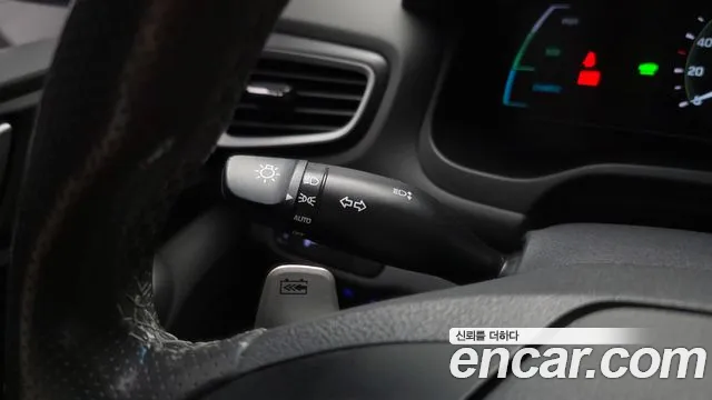 Hyundai Ioniq 2017 — фото 18