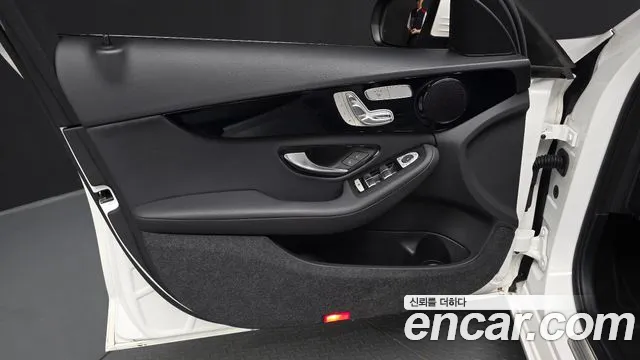 Mercedes-Benz C-Class 2019 — фото 13