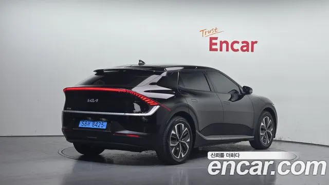 Kia EV6 2022 — фото 2
