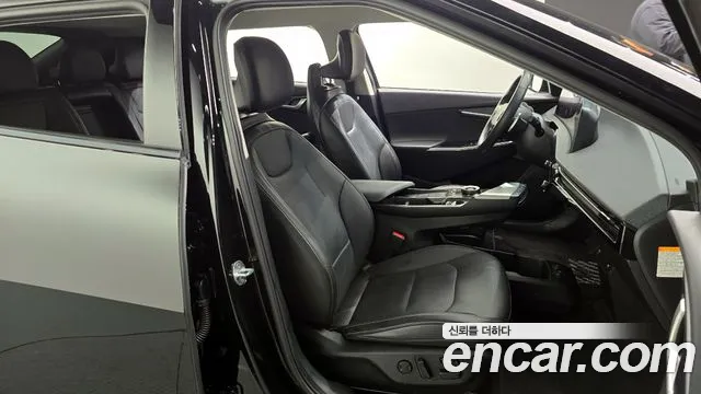 Kia EV6 2022 — фото 16