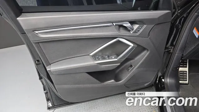 Audi Q3 2020 — фото 14