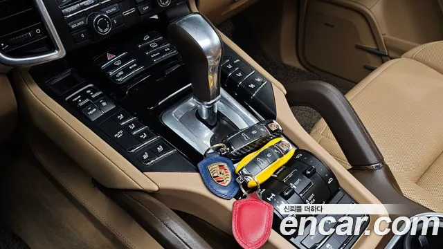 Porsche Cayenne 2015 — фото 11