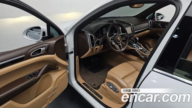 Porsche Cayenne 2015 — фото 16