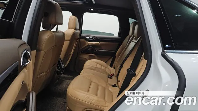 Porsche Cayenne 2015 — фото 17