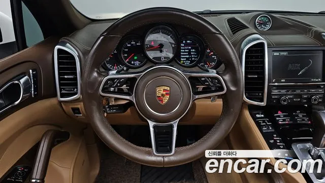 Porsche Cayenne 2015 — фото 18