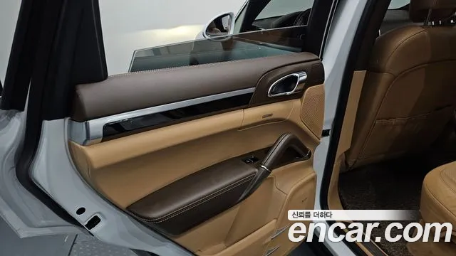 Porsche Cayenne 2015 — фото 14