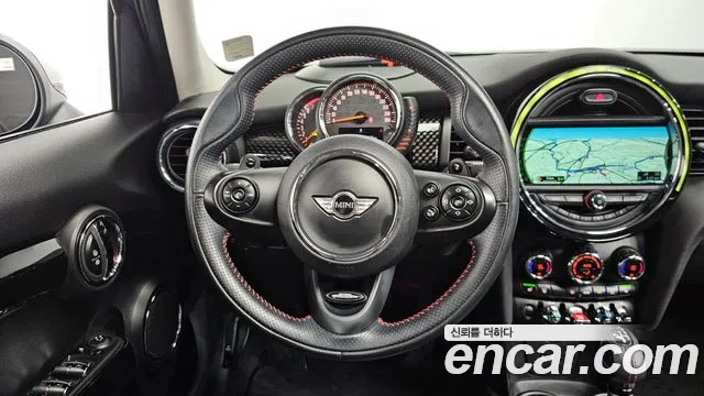 Mini Cooper 2018 — фото 12