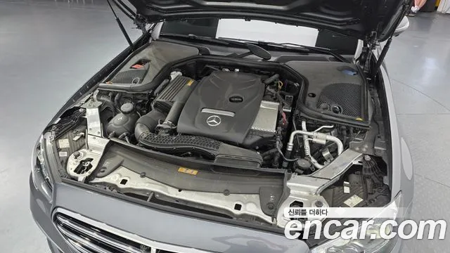 Mercedes-Benz E-Class 2023 — фото 6