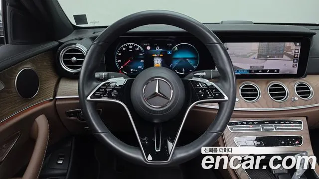 Mercedes-Benz E-Class 2023 — фото 19