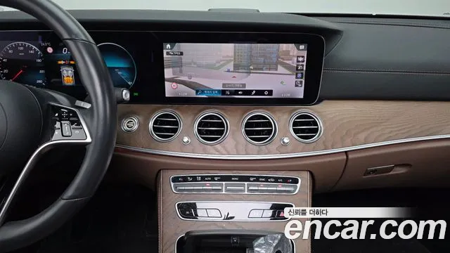 Mercedes-Benz E-Class 2023 — фото 20