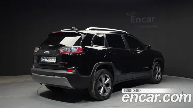 Jeep Cherokee 2021 — фото 2