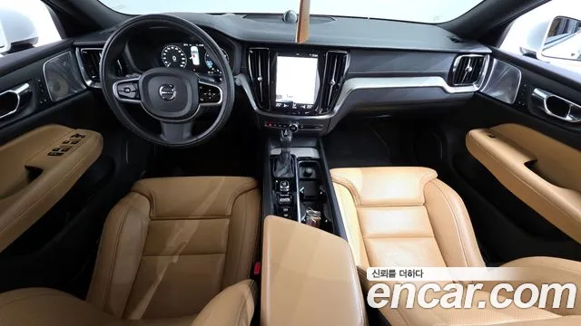 Volvo S60 2020 — фото 10