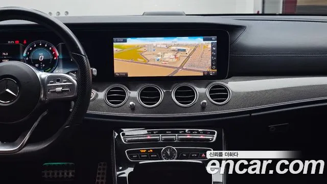 Mercedes-Benz E-Class 2019 — фото 19