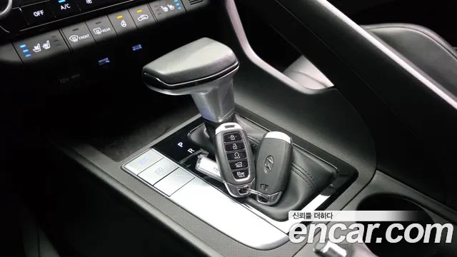 Hyundai AVANTE 2023 — фото 12