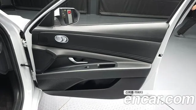 Hyundai AVANTE 2023 — фото 14