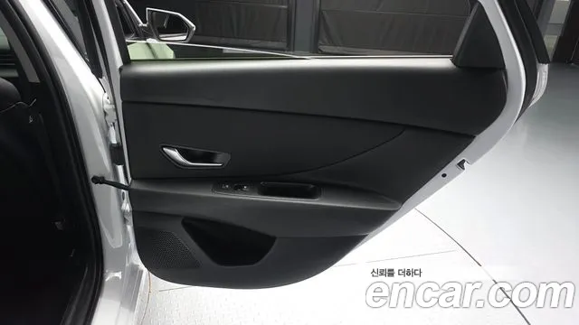 Hyundai AVANTE 2023 — фото 15