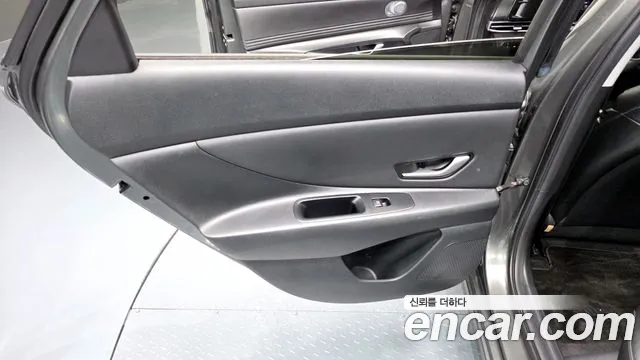 Hyundai AVANTE 2023 — фото 15