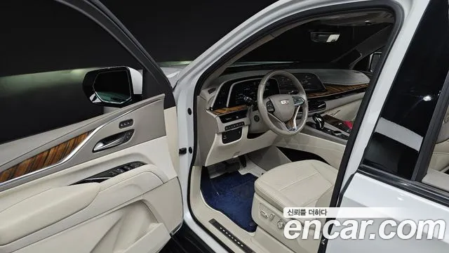 Cadillac Escalade 2023 — фото 13