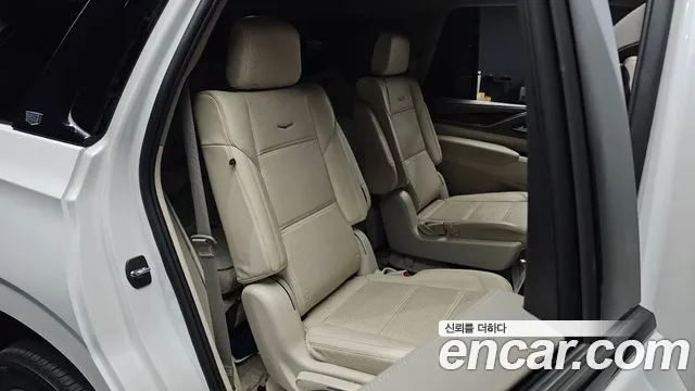 Cadillac Escalade 2023 — фото 18