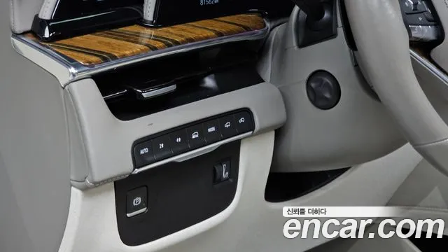 Cadillac Escalade 2023 — фото 20