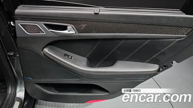 Genesis G80 2018 — фото 15