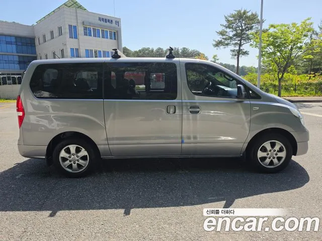 Hyundai Starex 2017 — фото 7