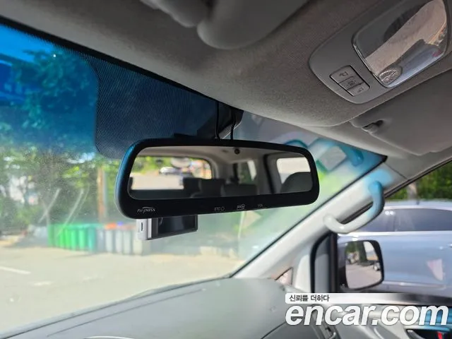 Hyundai Starex 2017 — фото 14