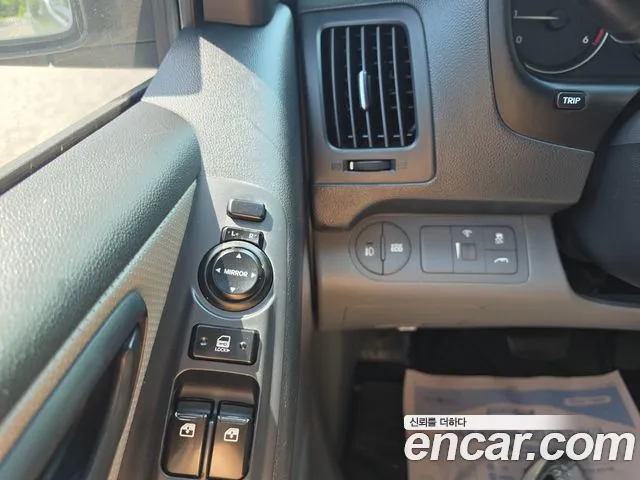 Hyundai Starex 2017 — фото 15