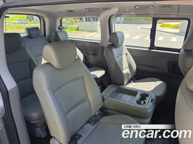 Hyundai Starex 2017 — фото 17
