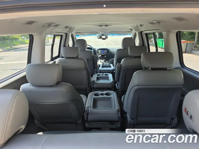 Hyundai Starex 2017 — фото 19