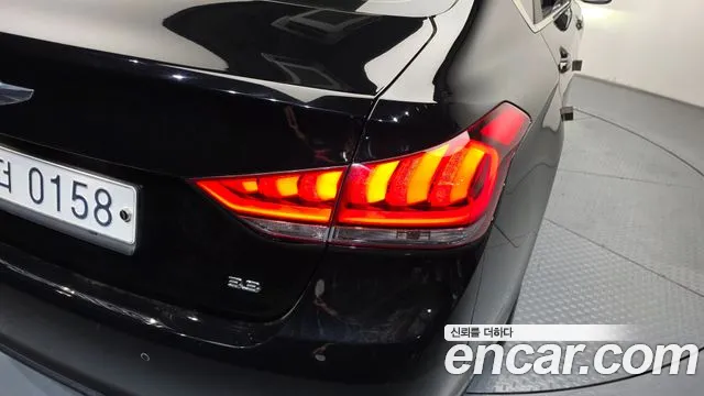 Hyundai Genesis 2016 — фото 9