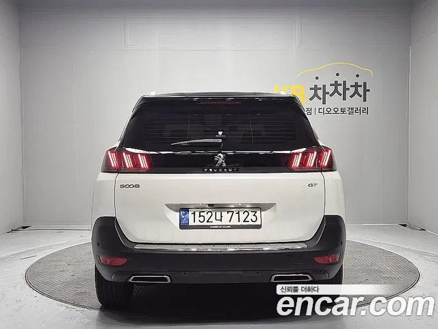 Peugeot 5008 2023 — фото 4