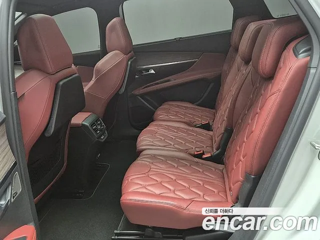 Peugeot 5008 2023 — фото 12