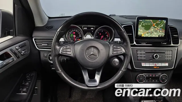 Mercedes-Benz GLE-Class 2018 — фото 13