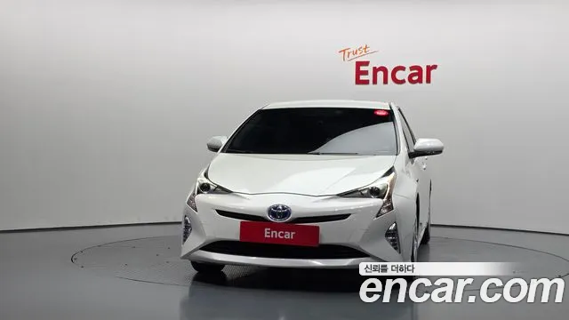 Toyota Prius 2018 — фото 3
