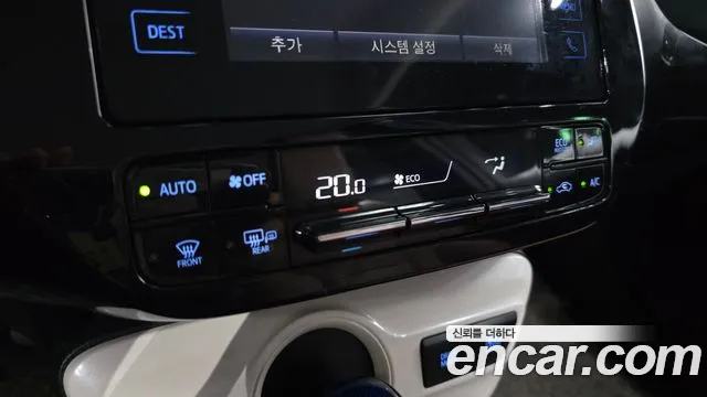 Toyota Prius 2018 — фото 15