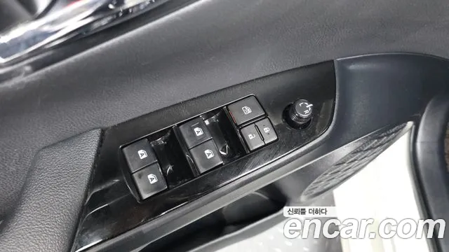 Toyota Prius 2018 — фото 16