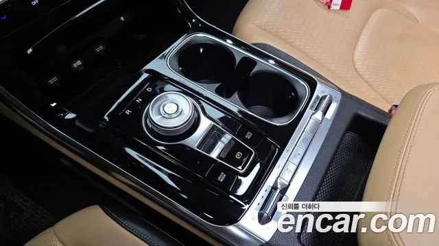 Kia Canival 2023 — фото 12